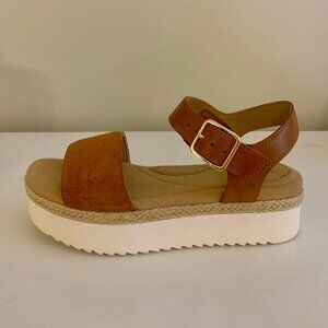 Clarks Lana Shore Platform Sandal